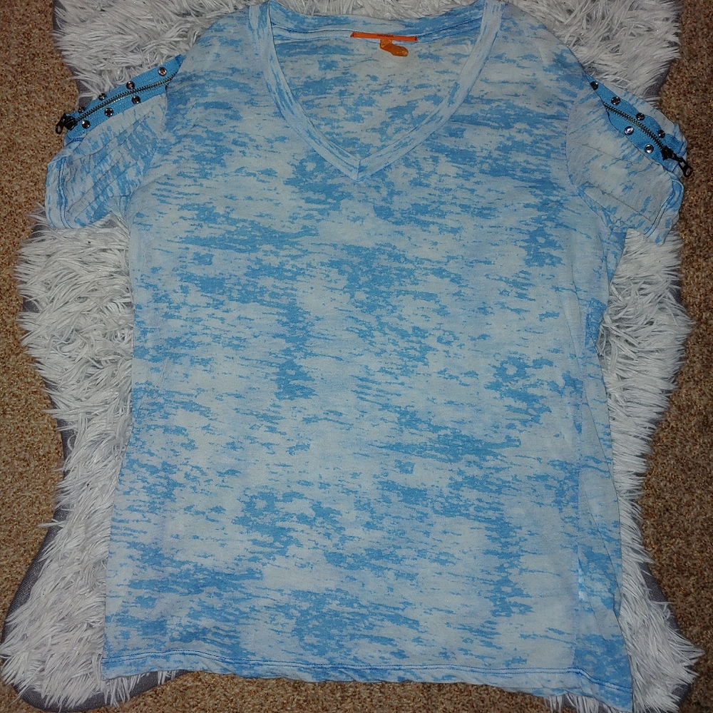 V neck tee